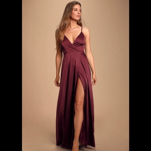 Lulu’s Ode To Love Satin Burgundy Cocktail Wedding Vacation Maxi Dress Size S - Picture 3 of 11